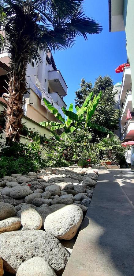 Laguna Guest house 2*