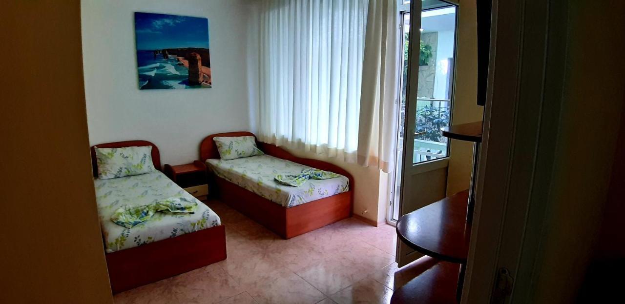 Guest house Laguna 2*
