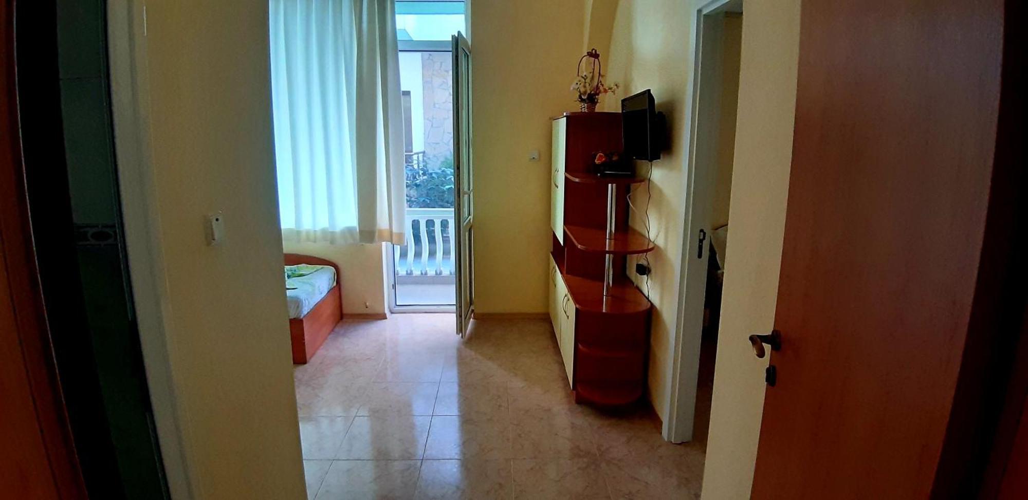 Laguna Guest house 2*