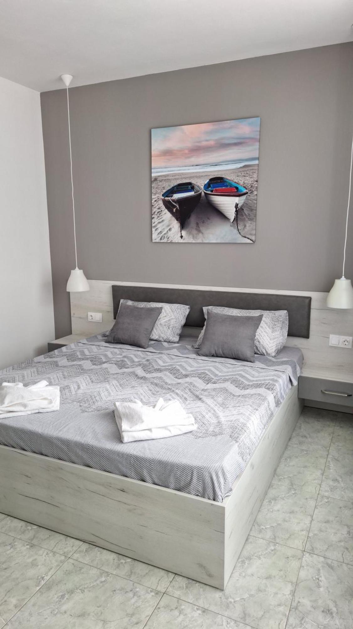 Laguna Guest house 2*